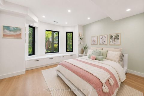 Photo 27 at 128 Lyndhurst Avenue, Casa Loma, Toronto