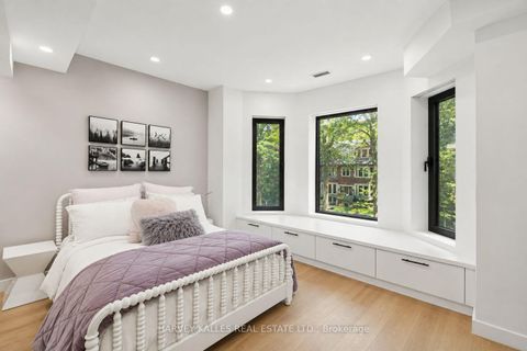 Photo 29 at 128 Lyndhurst Avenue, Casa Loma, Toronto