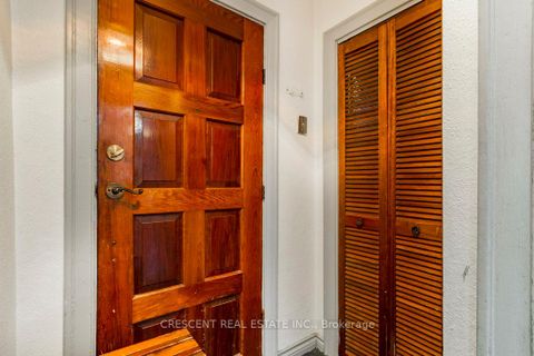 Photo 4 at 982 Briar Hill Avenue, Belgravia, Toronto