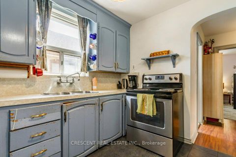 Photo 6 at 982 Briar Hill Avenue, Belgravia, Toronto