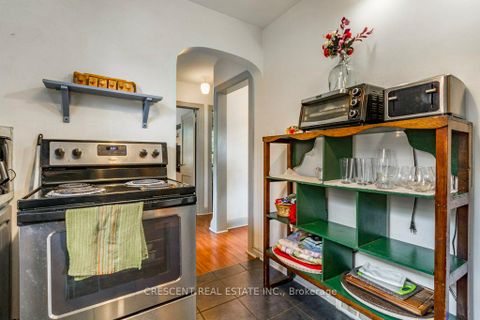Photo 7 at 982 Briar Hill Avenue, Belgravia, Toronto