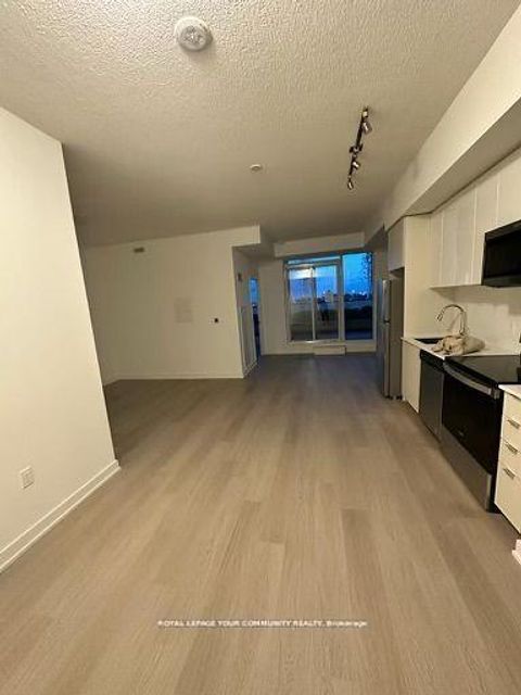 Photo 4 at 207 - 859 The Queensway, Queensway, Toronto