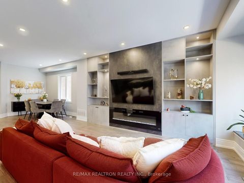 Photo 6 at 115 Bentoak Crescent, Patterson, Vaughan