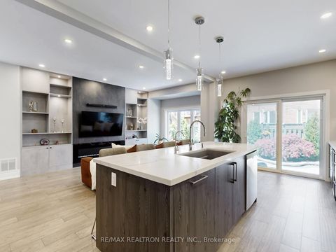 Photo 8 at 115 Bentoak Crescent, Patterson, Vaughan