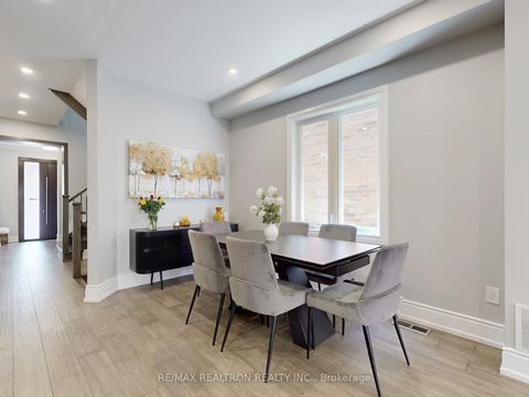 Photo 10 at 115 Bentoak Crescent, Patterson, Vaughan