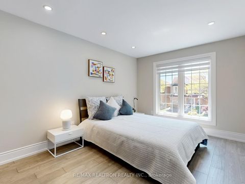 Photo 22 at 115 Bentoak Crescent, Patterson, Vaughan