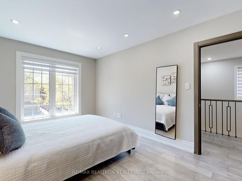 Photo 24 at 115 Bentoak Crescent, Patterson, Vaughan