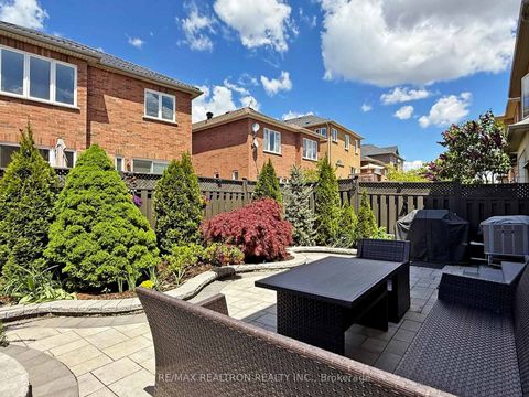 Photo 32 at 115 Bentoak Crescent, Patterson, Vaughan