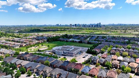 Photo 38 at 115 Bentoak Crescent, Patterson, Vaughan