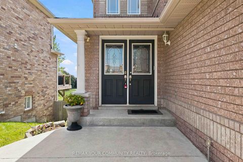 Photo 2 at 78A Kerfoot Crescent, Keswick North, Georgina