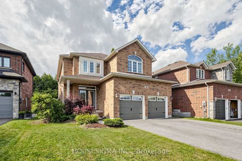 Photo 1 at 35 Auburn Court, Ardagh, Barrie