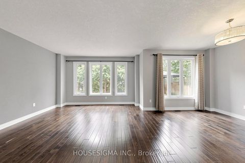 Photo 4 at 35 Auburn Court, Ardagh, Barrie