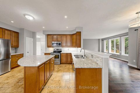 Photo 9 at 35 Auburn Court, Ardagh, Barrie