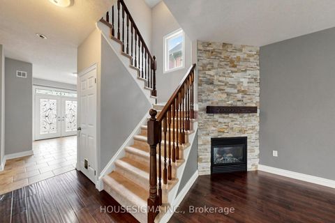 Photo 13 at 35 Auburn Court, Ardagh, Barrie