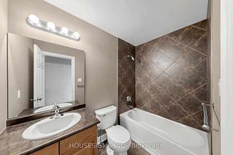 Photo 17 at 35 Auburn Court, Ardagh, Barrie