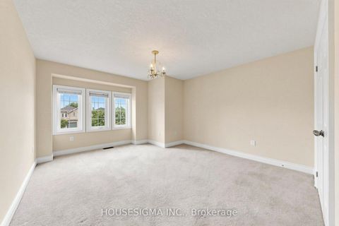 Photo 19 at 35 Auburn Court, Ardagh, Barrie