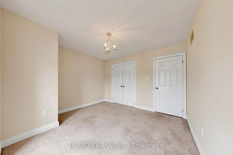 Photo 20 at 35 Auburn Court, Ardagh, Barrie