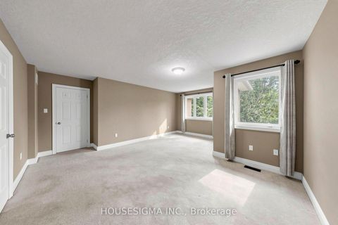 Photo 21 at 35 Auburn Court, Ardagh, Barrie