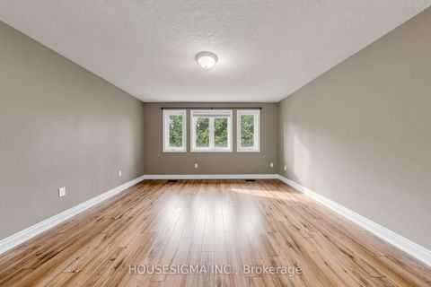Photo 26 at 35 Auburn Court, Ardagh, Barrie