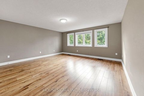 Photo 27 at 35 Auburn Court, Ardagh, Barrie