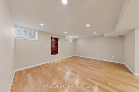 Photo 31 at 35 Auburn Court, Ardagh, Barrie