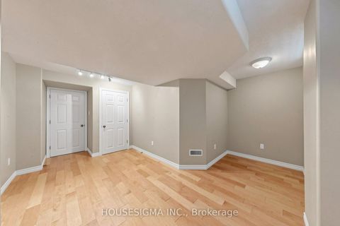 Photo 38 at 35 Auburn Court, Ardagh, Barrie