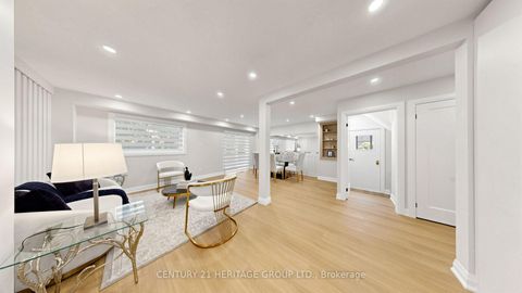 Photo 5 at 52 Lund Street, North Richvale, Richmond Hill