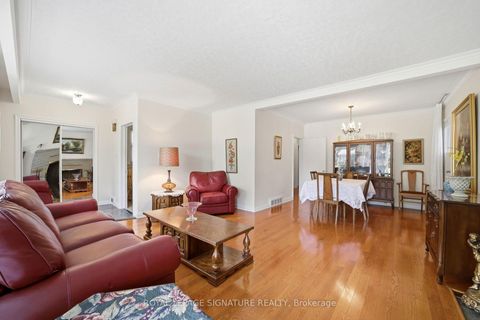 Photo 5 at 40 Kirk Bradden Road E, Queensway, Toronto