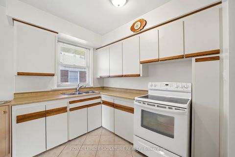 Photo 8 at 40 Kirk Bradden Road E, Queensway, Toronto