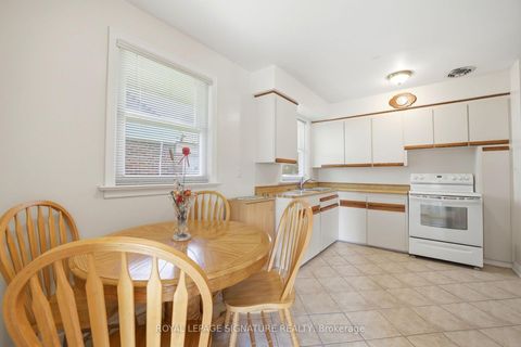 Photo 10 at 40 Kirk Bradden Road E, Queensway, Toronto