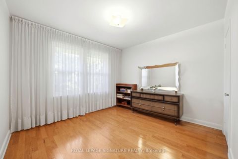 Photo 15 at 40 Kirk Bradden Road E, Queensway, Toronto