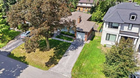 Photo 31 at 40 Kirk Bradden Road E, Queensway, Toronto