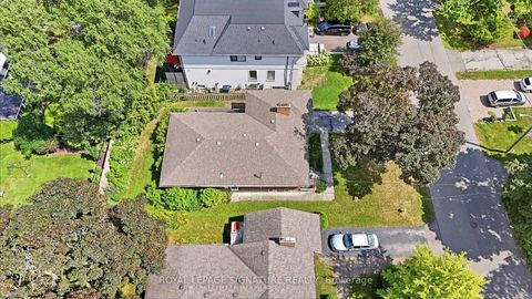 Photo 32 at 40 Kirk Bradden Road E, Queensway, Toronto