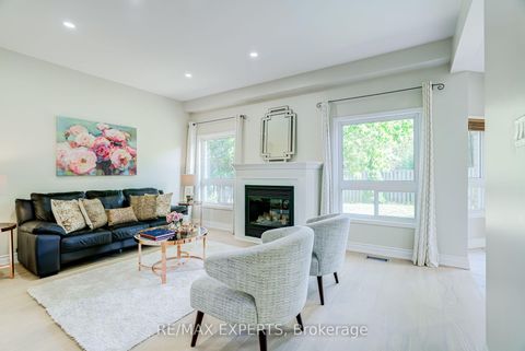 Photo 10 at 45 Naughton Drive, Westbrook, Richmond Hill