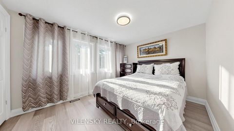 Photo 25 at 31 Lonny Court, Yorkhill, Vaughan