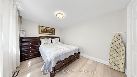 Photo 26 at 31 Lonny Court, Yorkhill, Vaughan