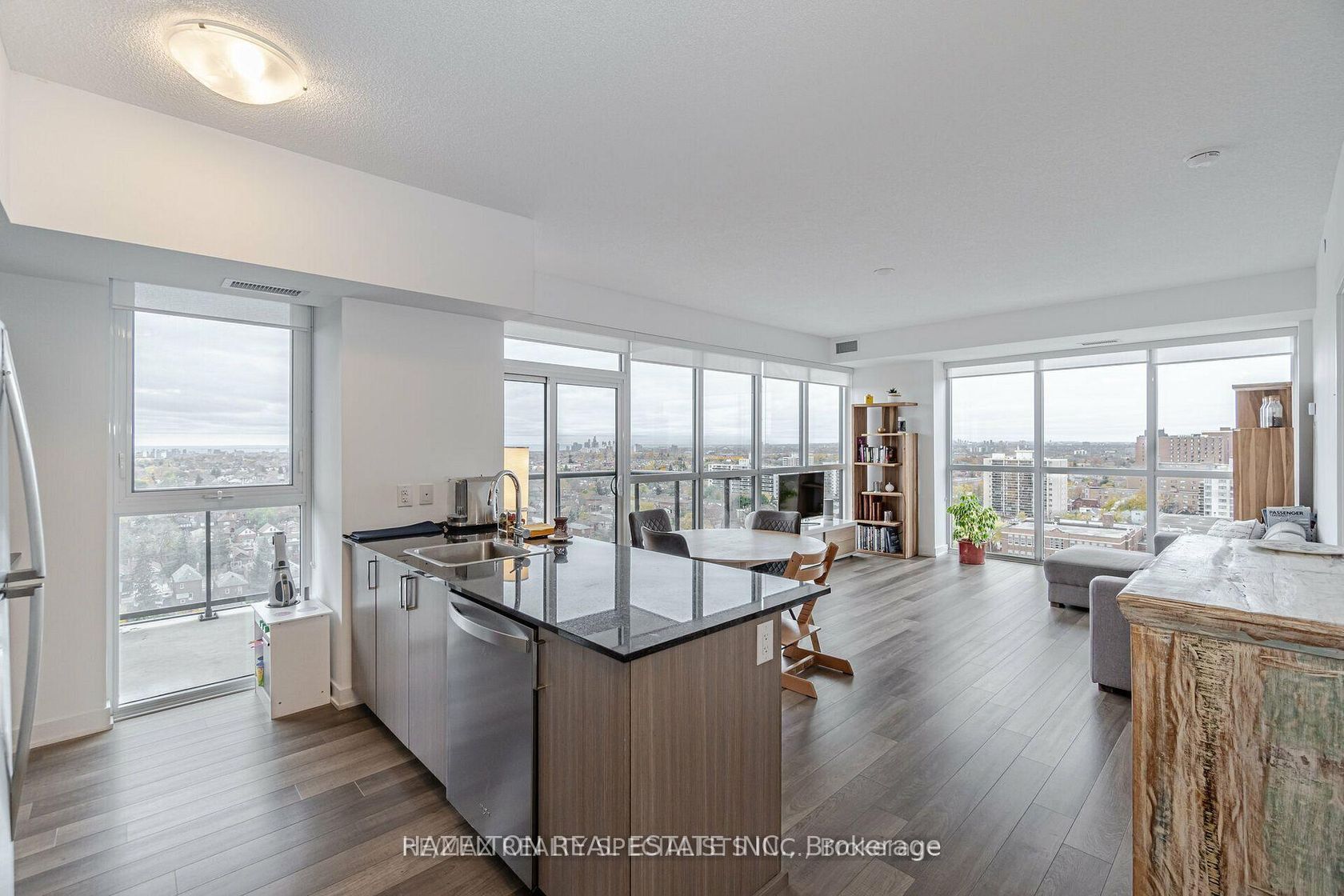 1304 - 1603 Eglinton Avenue W, Oakwood Village, Toronto photo 5
