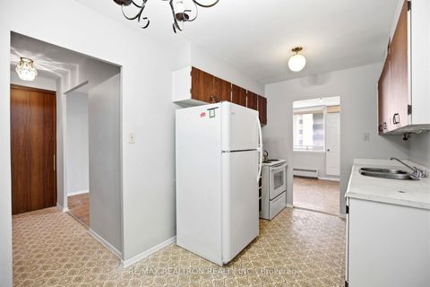 Photo 18 at 909 - 155 Marlee Avenue, Belgravia, Toronto