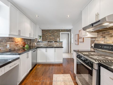 Photo 7 at 4 Whitaker Avenue, Niagara, Toronto