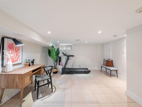 Photo 17 at 4 Whitaker Avenue, Niagara, Toronto