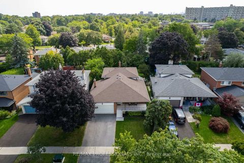 Photo 1 at 36 Thicket Road, Markland Wood, Toronto