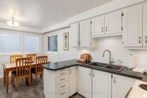 Photo 13 at 36 Thicket Road, Markland Wood, Toronto
