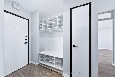Photo 2 at 1601 - 2645 Kipling Avenue, Jamestown, Toronto
