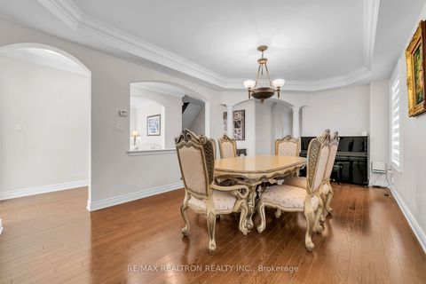 Photo 4 at 20 Rock Elm Court, Patterson, Vaughan