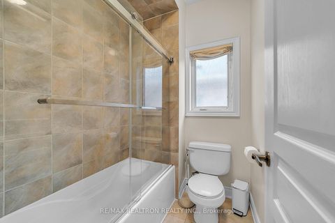 Photo 22 at 20 Rock Elm Court, Patterson, Vaughan
