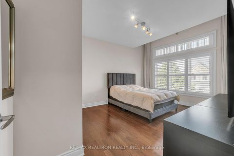 Photo 24 at 20 Rock Elm Court, Patterson, Vaughan