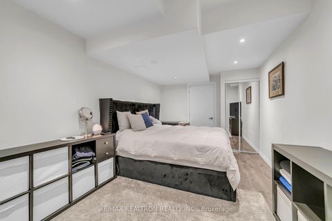 Photo 34 at 20 Rock Elm Court, Patterson, Vaughan
