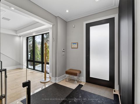 Photo 1 at 4 Forest Wood, Nortown, Toronto