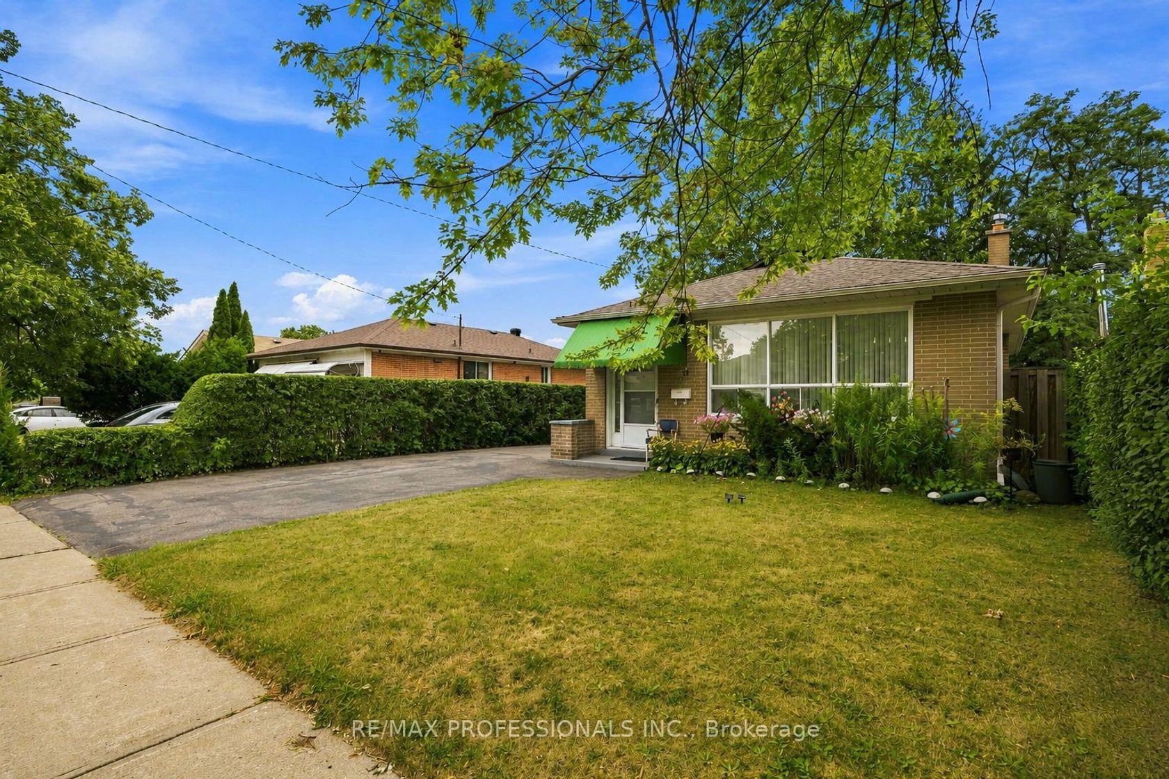 14 Dashwood Crescent, Beaumonde Heights, Toronto 
