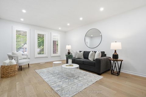 Photo 4 at 94 Roxana Avenue, West Woodbridge, Vaughan